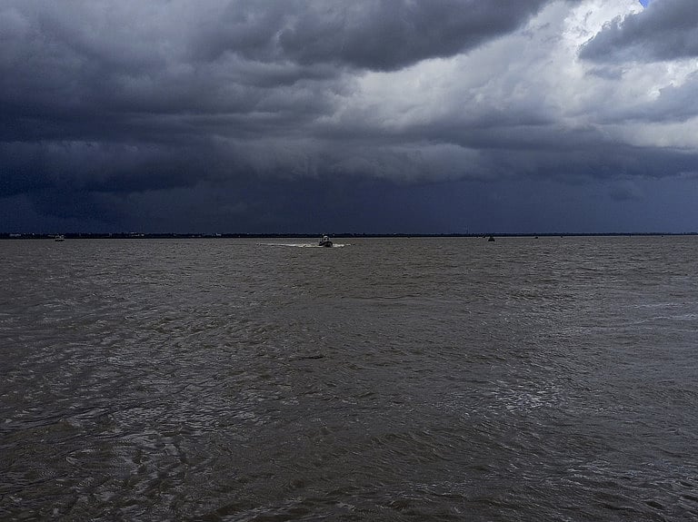 சிலந்தி ஆற்றின் குறுக்கே தடுப்பணை நியாயமா?