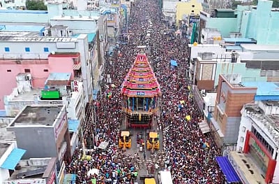 காஞ்சிபுரம் வரதராஜ பெருமாள் கோயிலில் தேரோட்டம்!