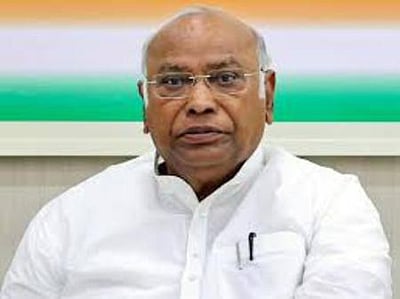 தெரியுமா சேதி...? கார்கேயின் கேரள சிகிச்சை! 