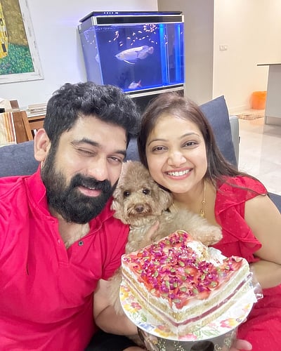 கணவருடன் பிறந்த நாளை கொண்டாடிய பிரியங்கா! ரசிகர்கள் அதிர்ச்சி!