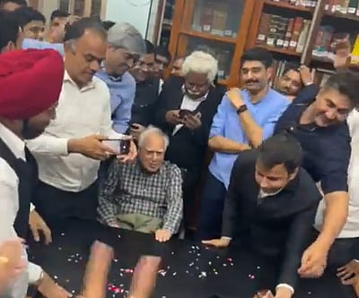 உச்சநீதிமன்ற வழக்கறிஞர் சங்கத்தின் புதிய தலைவராக கபில் சிபல் தேர்வு!