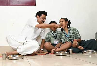ரூ.430 கோடியில் பெற்றோரை இழந்த குழந்தைகளுக்கு நிவாரணம்: தமிழக அரசு அறிக்கை