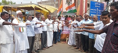 ஆற்காட்டில்...