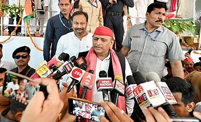 பாஜக ஆட்சியில் 10 ஆண்டுகளாக பாகுபாடு: அகிலேஷ் 