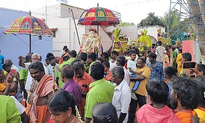 மாரியம்மன் கோயில் திருவிழா:
பெண்கள் முளைப்பாரி ஊா்வலம்