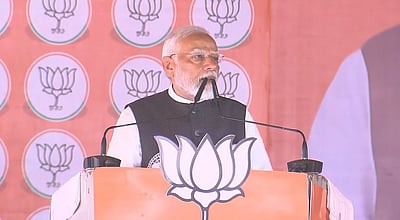 பாகிஸ்தானின் அணுசக்தியை கண்டு அஞ்சும் எதிர்க்கட்சிகள்: மோடி