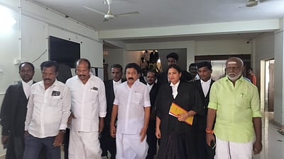 முன்னாள் அமைச்சர் சி.வி. சண்முகம் மீதான அவதூறு வழக்குகள்: விசாரணை ஒத்திவைப்பு