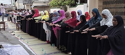 மழை வேண்டி இஸ்லாமியா்கள் சிறப்புத் தொழுகை