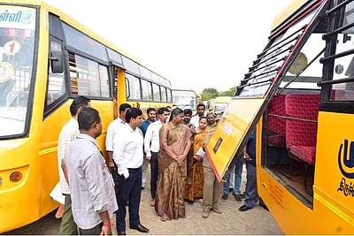 நாமக்கல் மாவட்டத்தில் தனியாா் பள்ளி வாகனங்கள் ஆய்வு