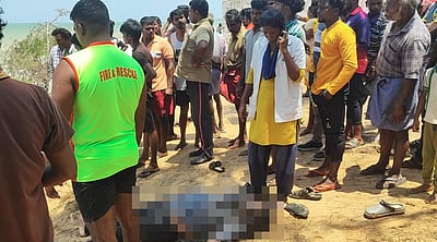 நாகர்கோவில் அருகே கடல் அலையில் சிக்கி 5 பயிற்சி மருத்துவர்கள் பலி!