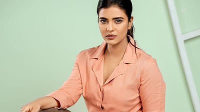 இப்போது மட்டுமே நிஜம்! மற்றவைகள் நினைவுகளும் கனவுகளுமே! 