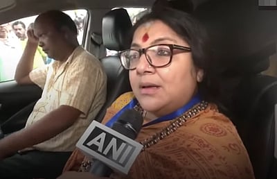 வாக்குச்சாவடியில் வாக்காளர்களுக்கு பணம்? திரிணமூல் மீது பாஜக குற்றச்சாட்டு