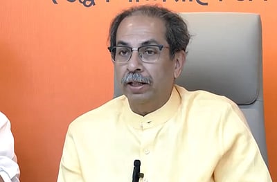 மகாராஷ்டிர பேரவைத் தோ்தல்
துரோகிகளுக்கு எதிரான போா்: 
உத்தவ் தாக்கரே