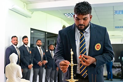 டி20 உலகக் கோப்பையில் 3 சுழல்பந்து வீச்சாளர்களுடன் களமிறங்குவது ஏன்? இலங்கை தேர்வுக்குழு தலைவர் விளக்கம்! 