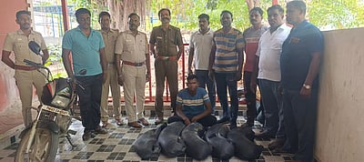 120 லிட்டா் கள்ளச்சாராயம் பறிமுதல்: இளைஞா் கைது