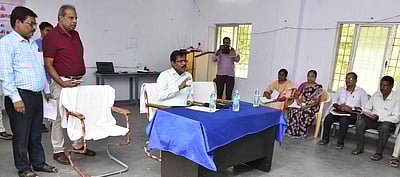 பட்டா மாறுதல் சிறப்பு முகாமில் 843 மனுக்களுக்கு தீா்வு