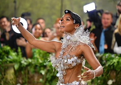 ‘ப்ப்ப்ப்ப்பா’ -புருவத்தை உயர்த்த செய்த மெட் காலா அணிவகுப்பு!