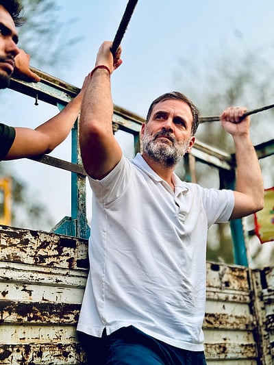 டெம்போவில் ராகுல்!