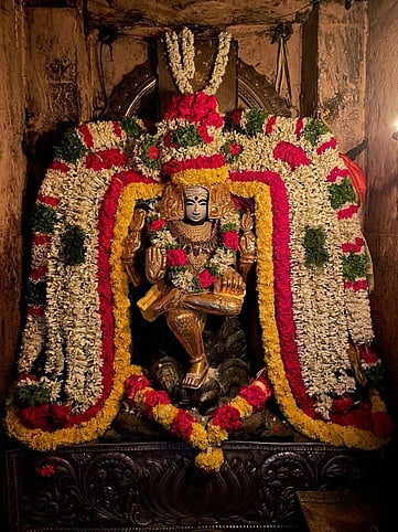 தங்ககவச அலங்காரத்தில் குருபகவான்