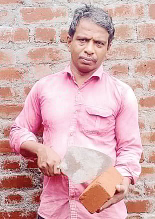 இலக்கியம் பேசும் கட்டடத் தொழிலாளி...