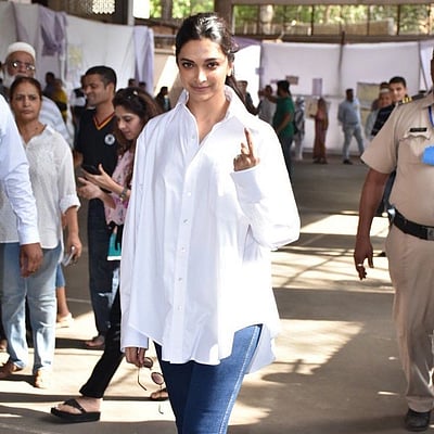 வாக்களித்த நட்சத்திரங்கள்..!