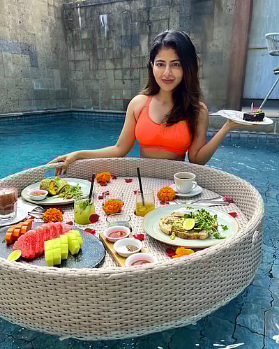 பாலியில் ஐஸ்வர்யா மேனன்!