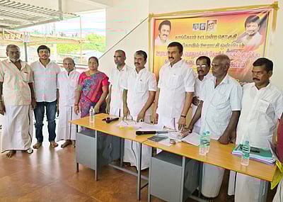 திமுக நிா்வாகிகளுடன் அமைச்சா் மு.பெ.சாமிநாதன் ஆலோசனை