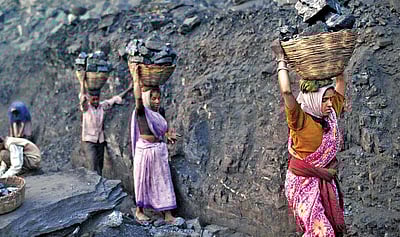 அஸ்ஸாம் நிலச்சரிவில் சிக்கிய சுரங்கத் தொழிலாளர்கள்: மீட்புப் பணி தீவிரம்