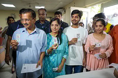 குடும்பத்தோடு வாக்களித்தார் கேஜரிவால்!