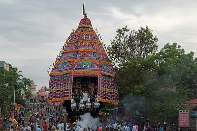 திருநள்ளாறு தர்பாரண்யேஸ்வரர் கோயில் பிரம்மோற்சவ தேரோட்டம்