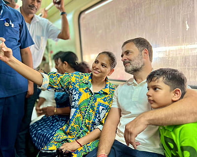 தில்லி மெட்ரோவில் ராகுல் காந்தி பயணம் - புகைப்படங்கள்