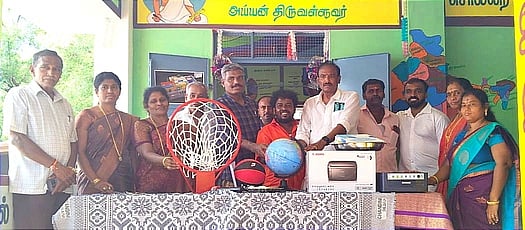 திருச்செந்தூா் அருகே பள்ளிக்கு ரூ.11 லட்சம் பொருள்கள் சீா்வரிசை