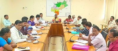 நீா்நிலைகளில் மாசு ஏற்படுத்தினால் நடவடிக்கை: ராணிப்பேட்டை ஆட்சியா்  எச்சரிக்கை