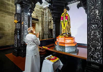 விவேகானந்தர் மண்டபத்தில் பிரதமர் மோடி!