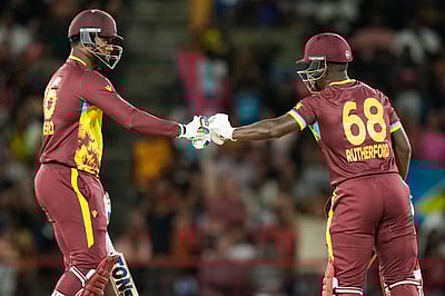 டி20 உலகக் கோப்பைத் தொடரில் அதிக சிக்ஸர்கள் விளாசி மே.இ.தீவுகள் சாதனை!