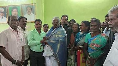 தொழிலாளா் பிரதிநிதி தோ்தலில் அதிமுக வெற்றி