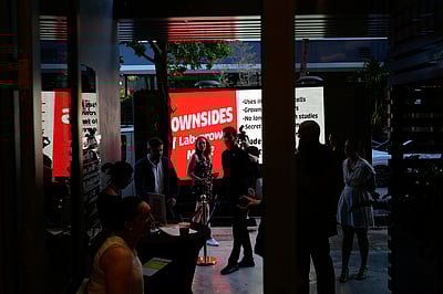 செயற்கை இறைச்சிக்குத் தடை:
இறுதியாக வைக்கப்பட்ட பிரம்மாண்ட விருந்து