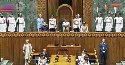 வினாத்தாள் கசிவு: கடும் தண்டனை- நாடாளுமன்றத்தில் குடியரசுத் தலைவா் உறுதி