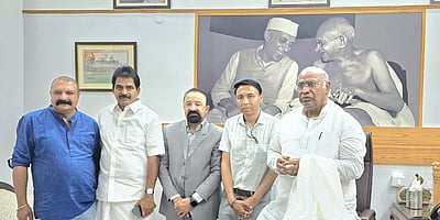 காங்கிரஸுக்கு ஆதரவாக 102-வது எம்.பி.!