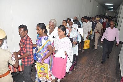 மாவட்ட ஆட்சியா் அலுவலகத்தில் 
மீண்டும் பொதுமக்கள் குறைதீா் முகாம்