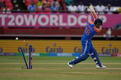 டி20 உலகக் கோப்பை வரலாற்றில் மிக மோசமான சாதனை படைத்த விராட் கோலி! 