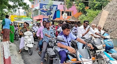 சீா்காழியில் ரயில்வே மேம்பாலம் அமைக்கக் கோரிக்கை