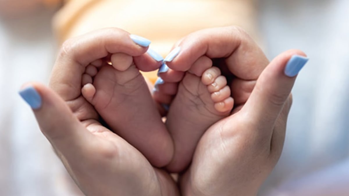 பேருந்து நிலையத்தில் பிறந்த குழந்தைக்கு வாழ்நாள் முழுவதும் இலவச பயணம்!