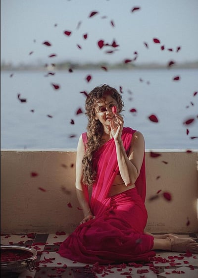 ரோஜா மகள்! டாப்ஸி பன்னு..