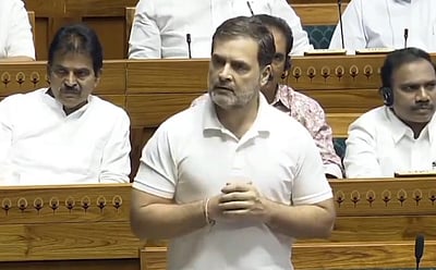 மக்களவையில் நீட் பற்றி பேசும்போது ராகுல் காந்தியின் மைக் அணைப்பு!