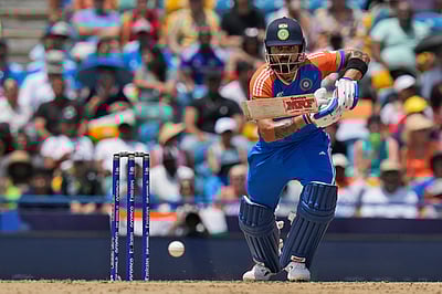 விராட் கோலி, அக்‌ஷர் படேல் அசத்தல்; தென்னாப்பிரிக்காவுக்கு 177 ரன்கள் இலக்கு!