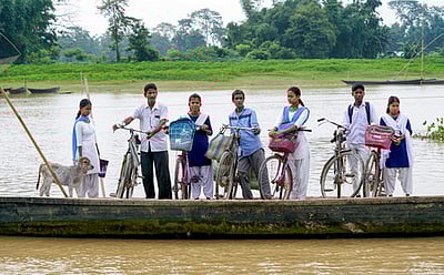 அஸ்ஸாமில் தொடரும் வெள்ளம்: 3.9 லட்சம் போ் பாதிப்பு