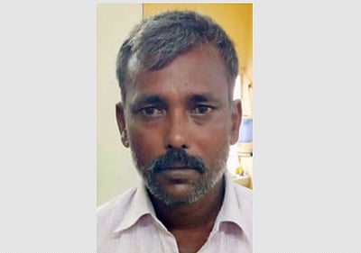 அம்மாபேட்டை அருகே 
கள்ளச்சாராயம் விற்றவா் கைது