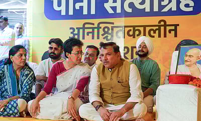 தண்ணீர் பிரச்னை: தில்லி அமைச்சர் அதிஷி காலவரையற்ற உண்ணாவிரதம்