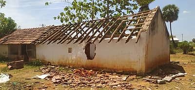 வெடிமருந்துகள் வெடித்துச் சிதறியதில் 
வீடு சேதம்: இளைஞா் கைது